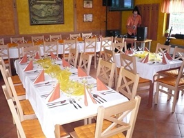 Restaurant vorbereitet für eine Feier
