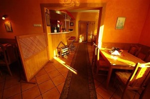 Restaurantflur bei Abendbeleuchtung